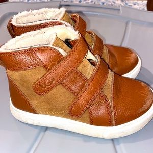 Ugg Rennon High Top Sneaker Leather boots Toddler size 9